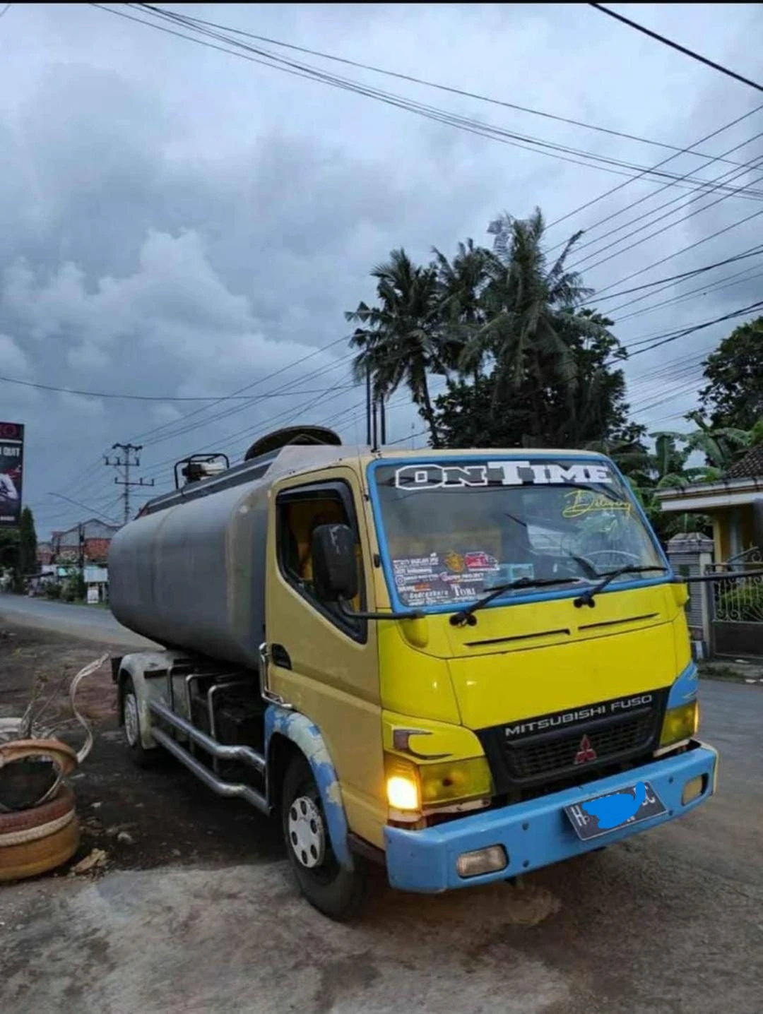 Armada sedot WC Semarang truk kuning kapasitas besar